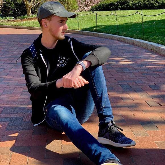 Meet your Posher, Kevin - Picture 1 of 1